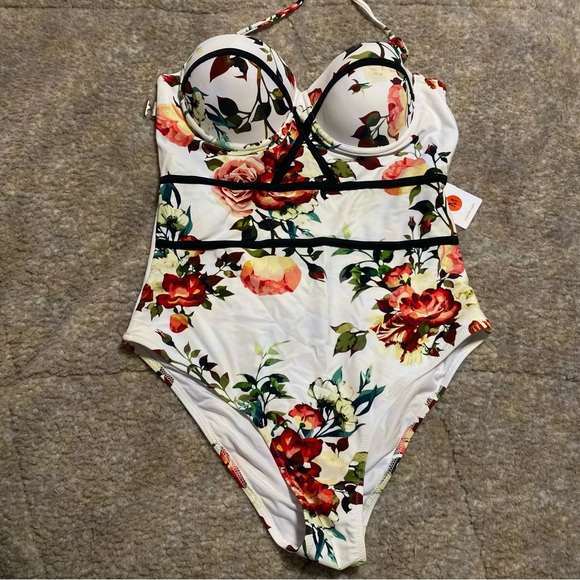 Cupshe - BNWT Bathing Suit - Picture 3 of 6
